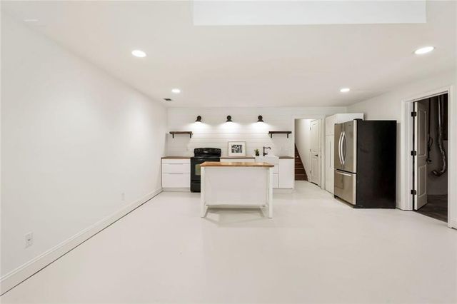 5680 Lake Forrest Drive NW, Sandy Springs, GA 30342