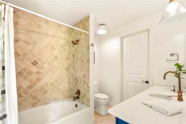 5680 Lake Forrest Drive NW, Sandy Springs, GA 30342