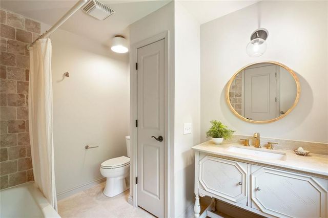 5680 Lake Forrest Drive NW, Sandy Springs, GA 30342