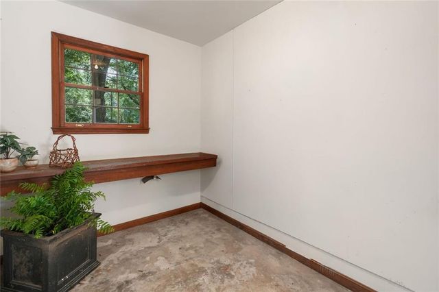 5680 Lake Forrest Drive NW, Sandy Springs, GA 30342