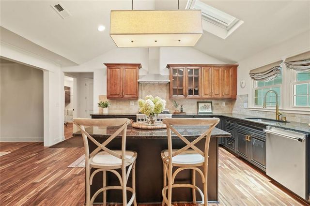 5680 Lake Forrest Drive NW, Sandy Springs, GA 30342