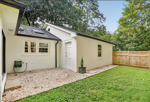 5680 Lake Forrest Drive NW, Sandy Springs, GA 30342