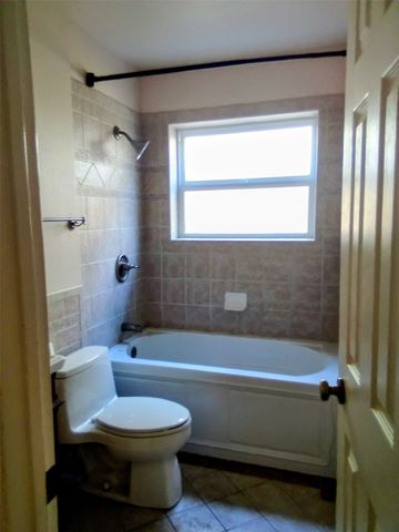 2800 Hedgeway Drive, Arlington, TX 76016