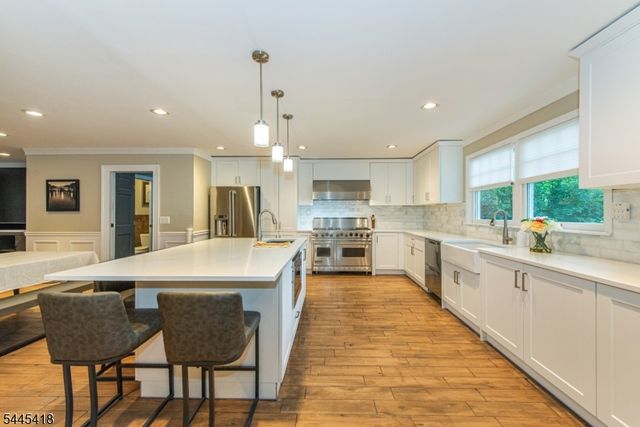 38 Valley View Ave, Summit City, NJ 07901