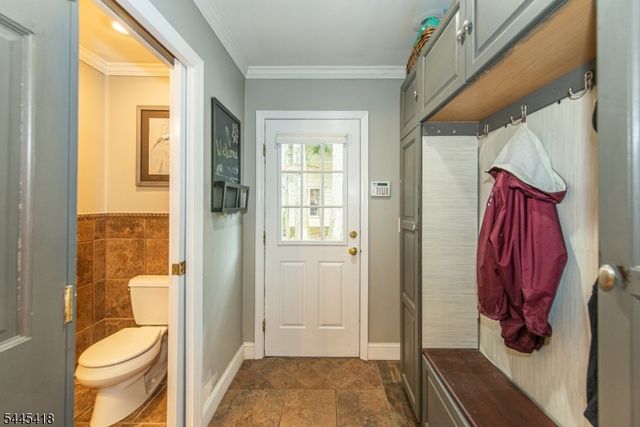 38 Valley View Ave, Summit City, NJ 07901