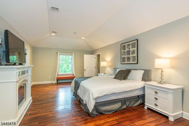 38 Valley View Ave, Summit City, NJ 07901