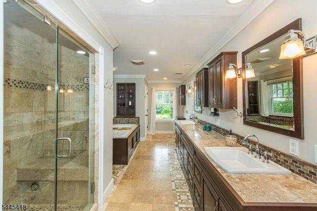 38 Valley View Ave, Summit City, NJ 07901