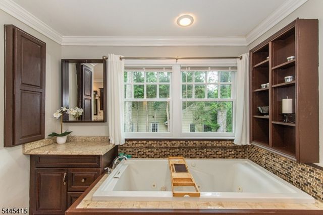 38 Valley View Ave, Summit City, NJ 07901