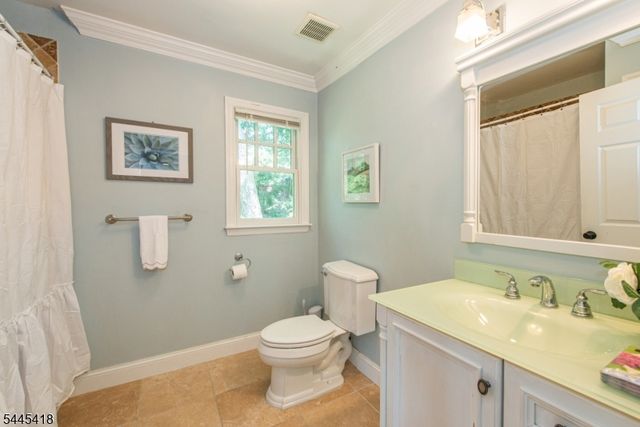 38 Valley View Ave, Summit City, NJ 07901