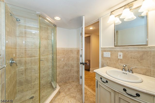 38 Valley View Ave, Summit City, NJ 07901