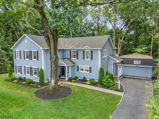 38 Valley View Ave, Summit City, NJ 07901