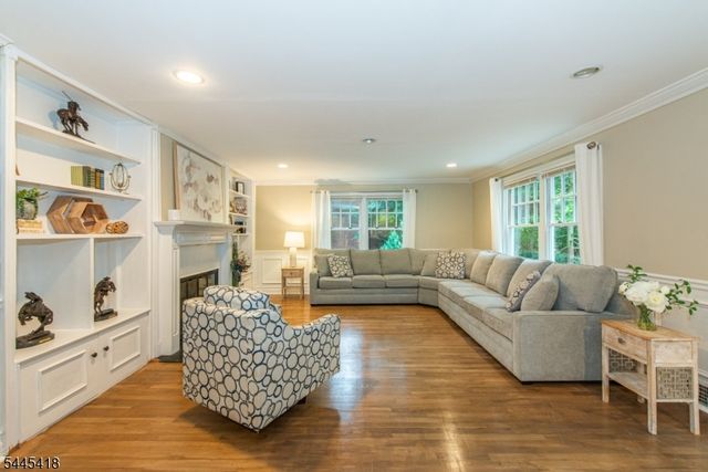 38 Valley View Ave, Summit City, NJ 07901