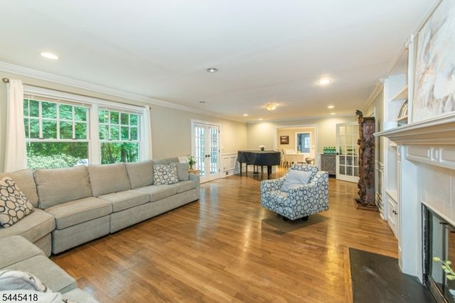 38 Valley View Ave, Summit City, NJ 07901