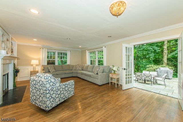 38 Valley View Ave, Summit City, NJ 07901