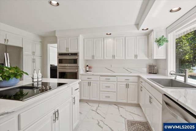 6359 Crampton Dr N Dr, Keizer, OR 97303