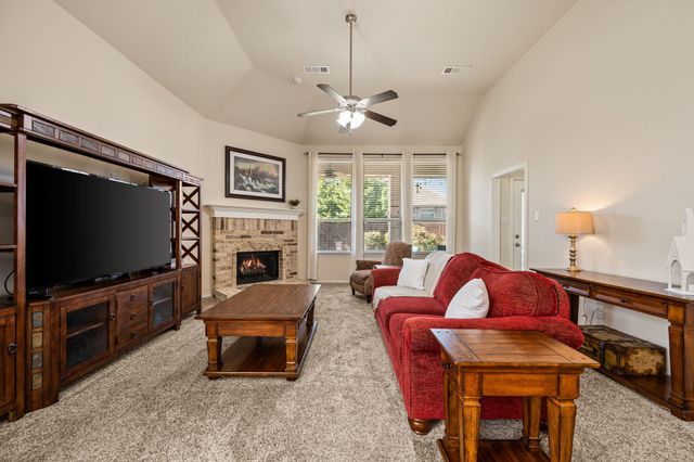 613 Ricochet Drive, Fort Worth, TX 76131