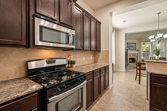613 Ricochet Drive, Fort Worth, TX 76131