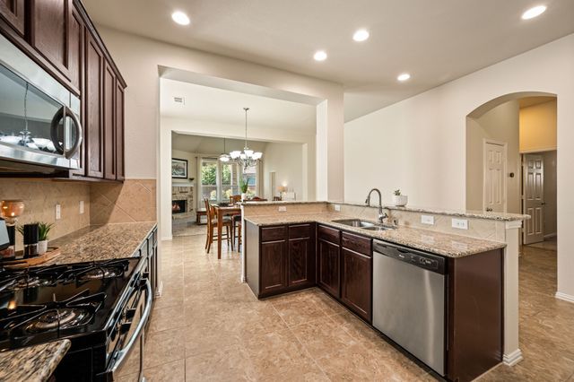 613 Ricochet Drive, Fort Worth, TX 76131