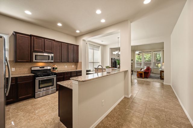 613 Ricochet Drive, Fort Worth, TX 76131