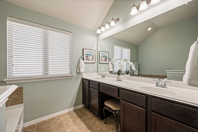 613 Ricochet Drive, Fort Worth, TX 76131