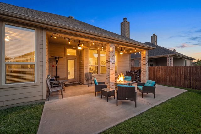 613 Ricochet Drive, Fort Worth, TX 76131