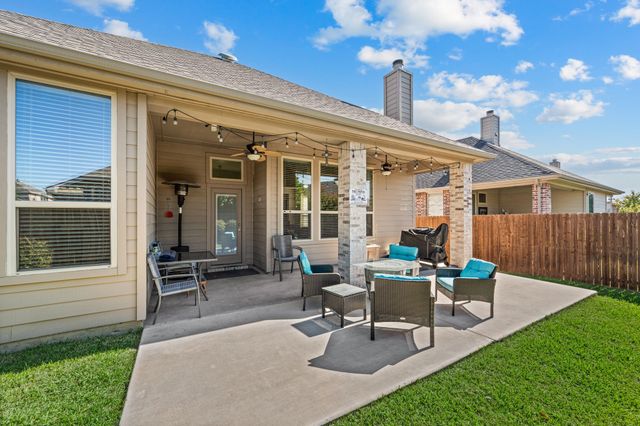 613 Ricochet Drive, Fort Worth, TX 76131