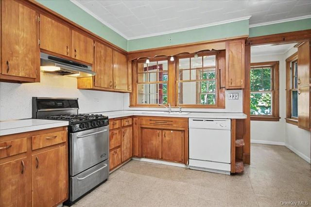35 Orchard Place, Beacon, NY 12508