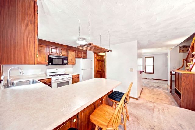 754 Wellman Ave 754, Chelmsford, MA 01863