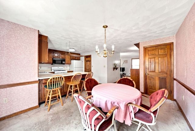 754 Wellman Ave 754, Chelmsford, MA 01863