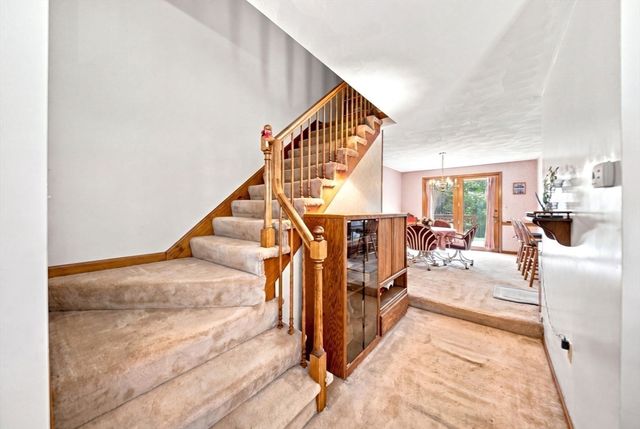754 Wellman Ave 754, Chelmsford, MA 01863