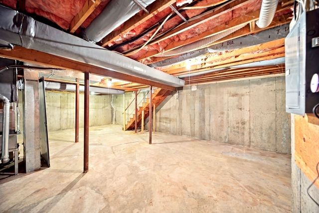 754 Wellman Ave 754, Chelmsford, MA 01863