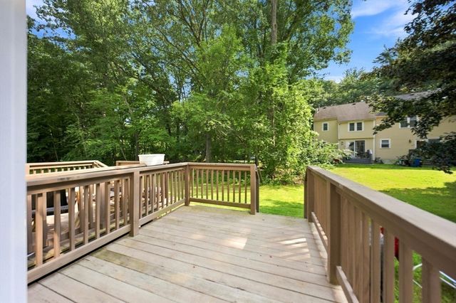 754 Wellman Ave 754, Chelmsford, MA 01863