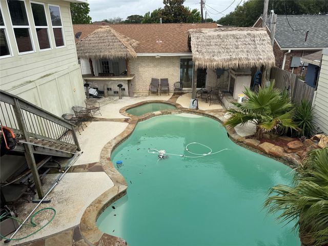4126 17th Street N, Texas City, TX 77590