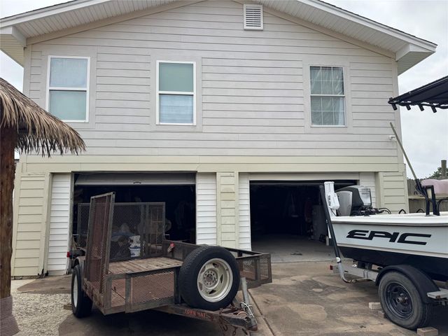 4126 17th Street N, Texas City, TX 77590