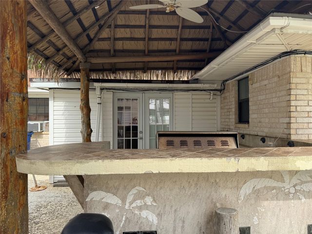 4126 17th Street N, Texas City, TX 77590
