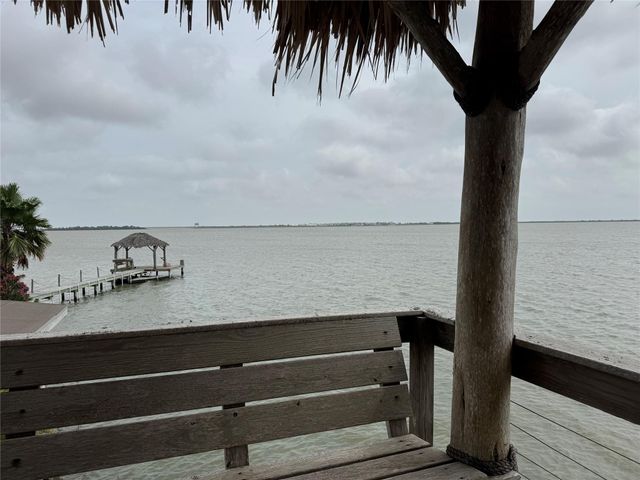 4126 17th Street N, Texas City, TX 77590