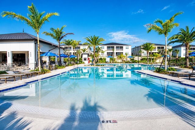 374 OCEAN COURSE AVENUE, Davenport, FL 33896