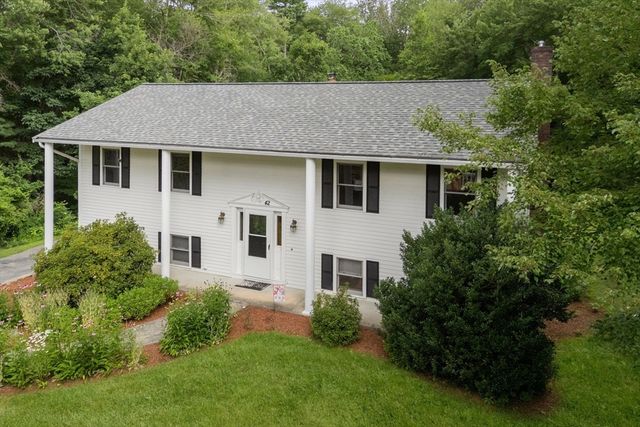 42 Jessica Way, Northbridge, MA 01534
