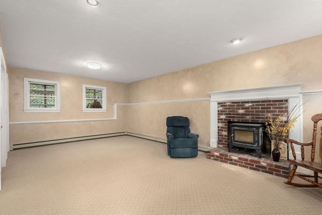 42 Jessica Way, Northbridge, MA 01534
