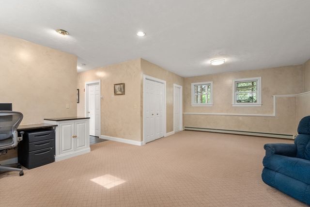 42 Jessica Way, Northbridge, MA 01534