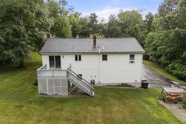 42 Jessica Way, Northbridge, MA 01534