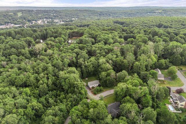 42 Jessica Way, Northbridge, MA 01534