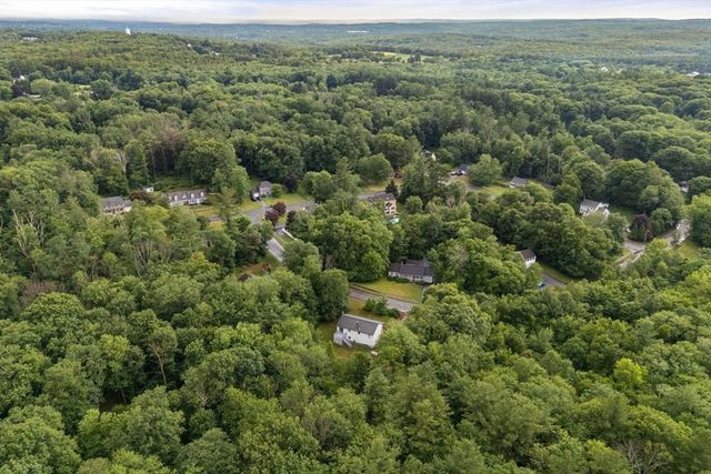 42 Jessica Way, Northbridge, MA 01534