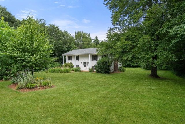42 Jessica Way, Northbridge, MA 01534