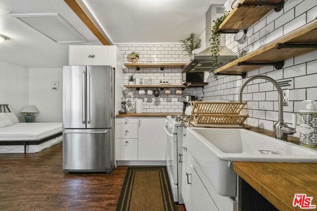 1414 W 54th Street, Los Angeles, CA 90062