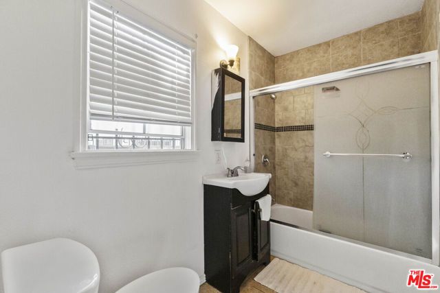 1414 W 54th Street, Los Angeles, CA 90062