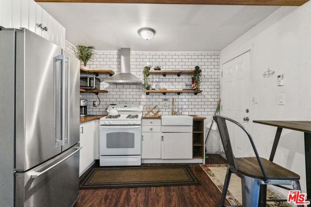 1414 W 54th Street, Los Angeles, CA 90062