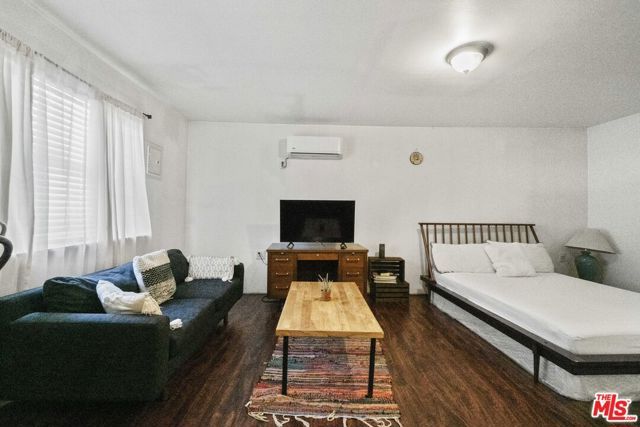 1414 W 54th Street, Los Angeles, CA 90062