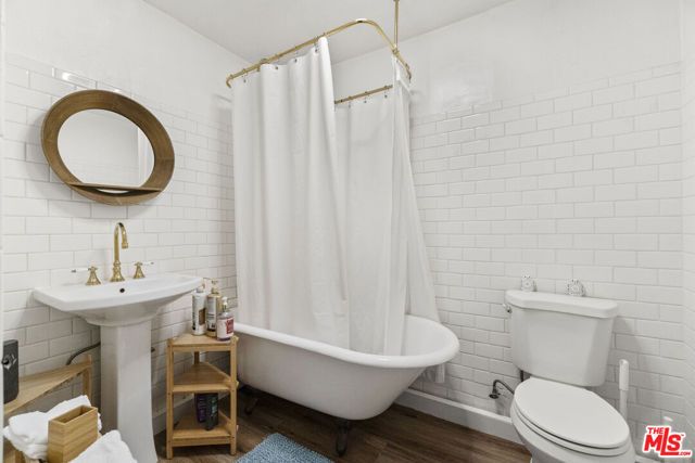 1414 W 54th Street, Los Angeles, CA 90062