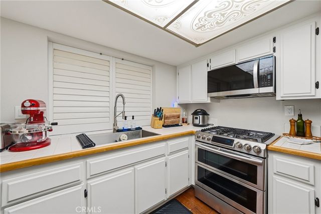 1505 Canterbury, Redlands, CA 92374